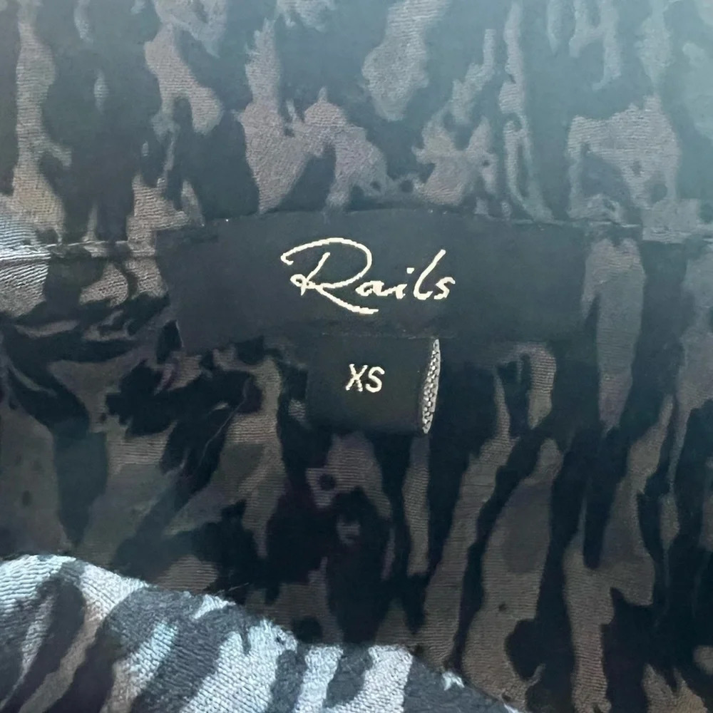 NWOT Rails Beatrice Voile Midi Dress Charcoal Abstract Animal Print Casual XS - Picture 9 of 11